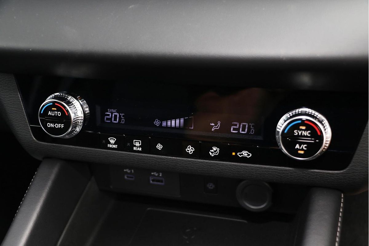 2024 Mitsubishi Outlander LS ZM