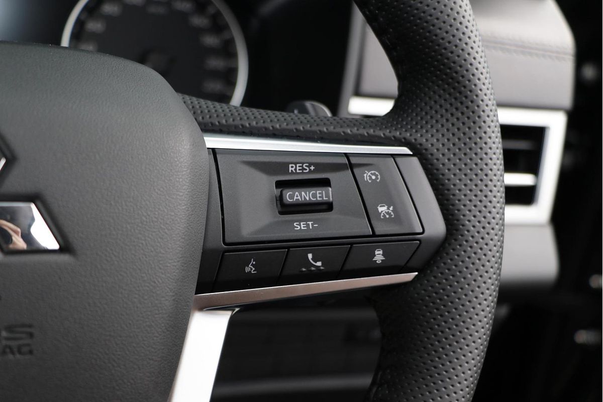 2024 Mitsubishi Outlander LS ZM