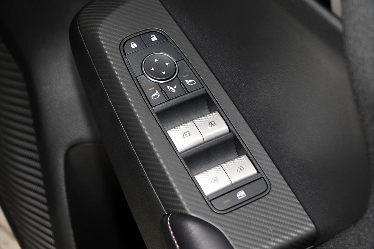 2024 Mitsubishi Outlander LS ZM