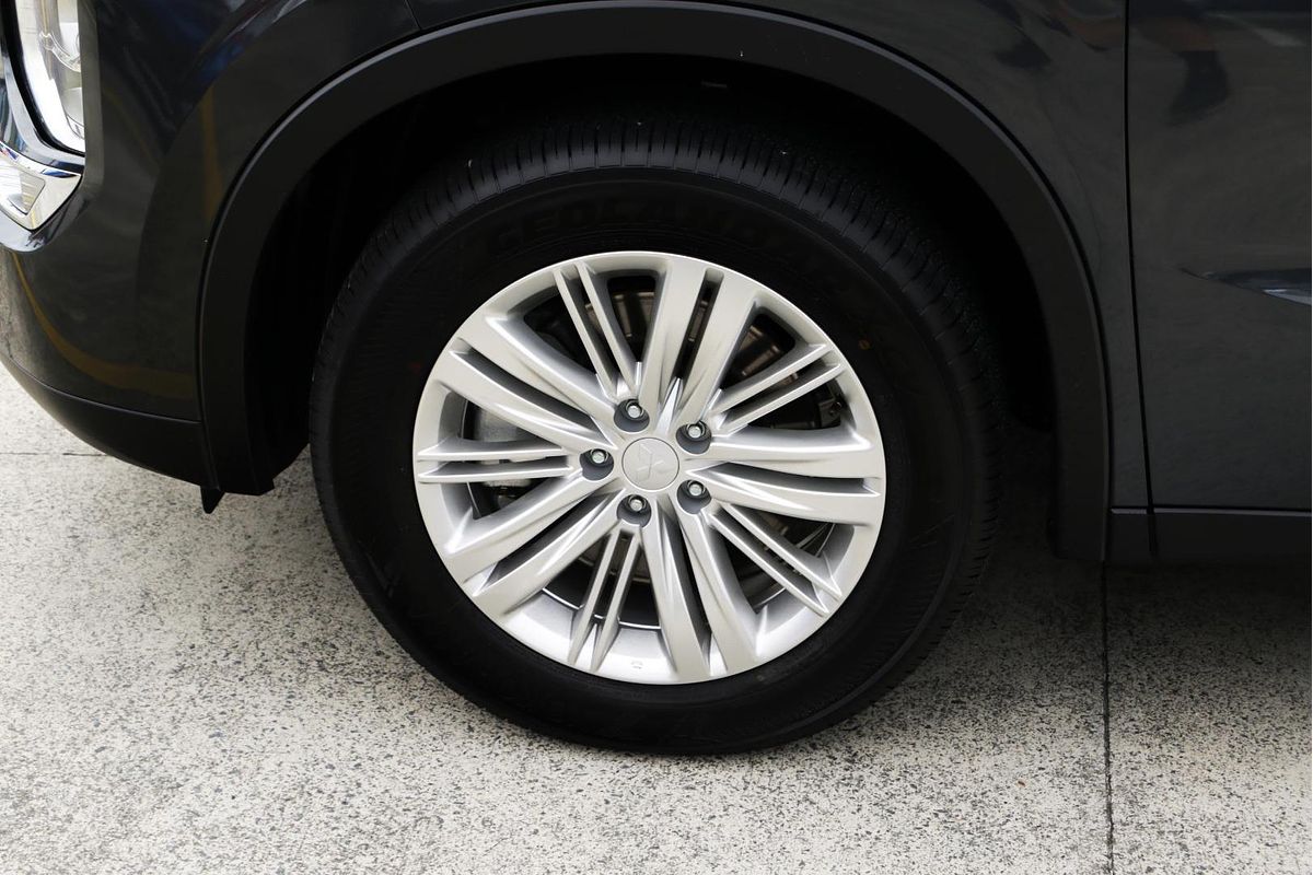 2024 Mitsubishi Outlander LS ZM