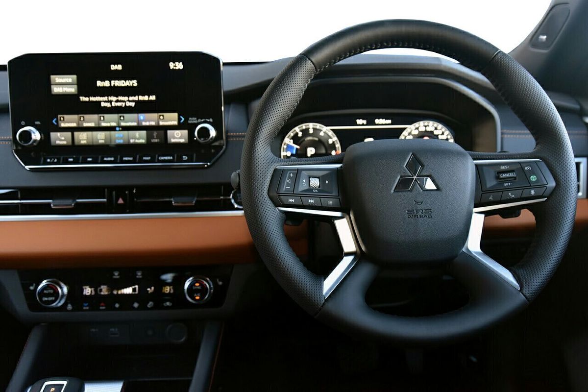 2024 Mitsubishi Outlander Exceed Tourer ZM