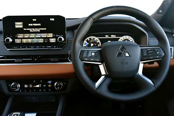 2024 Mitsubishi Outlander Exceed Tourer ZM