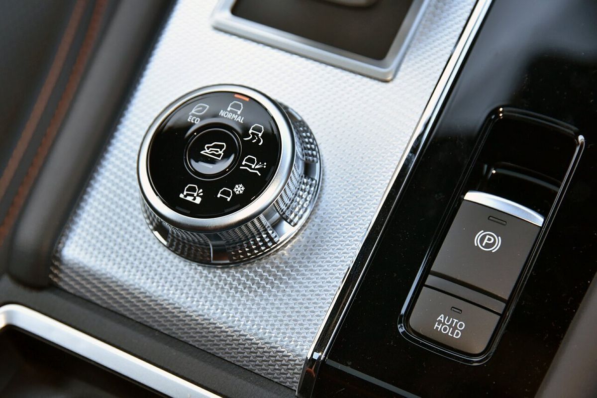 2024 Mitsubishi Outlander Exceed Tourer ZM