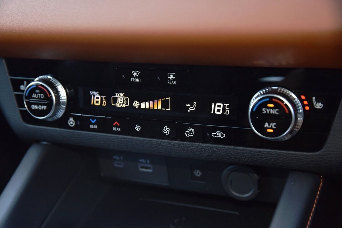 2024 Mitsubishi Outlander Exceed Tourer ZM