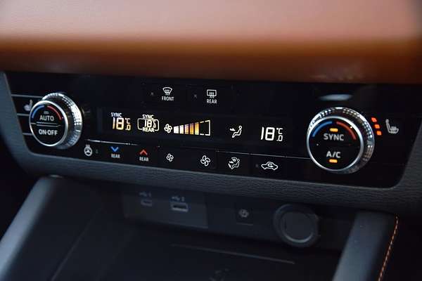 2024 Mitsubishi Outlander Exceed Tourer ZM