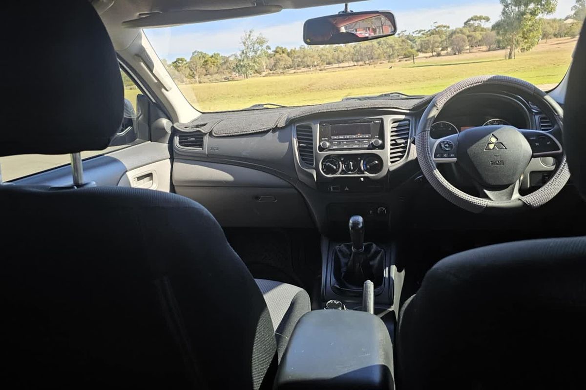 2015 Mitsubishi Triton GLX MQ 4X4