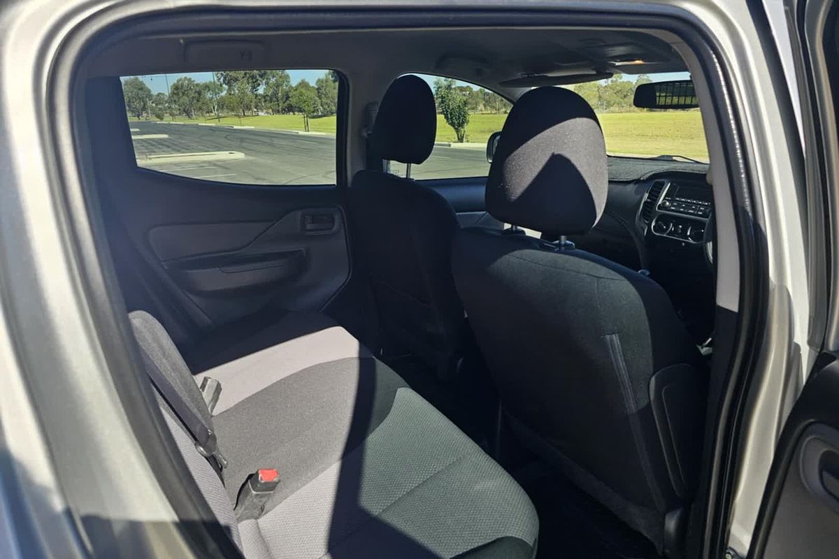 2015 Mitsubishi Triton GLX MQ 4X4