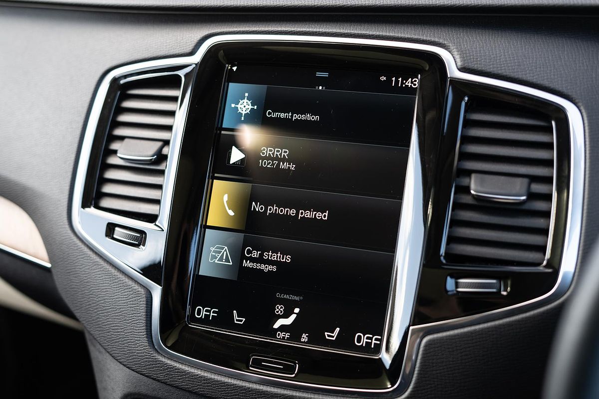2022 Volvo XC90 B5 Momentum
