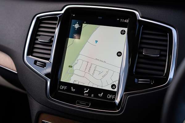 2022 Volvo XC90 B5 Momentum