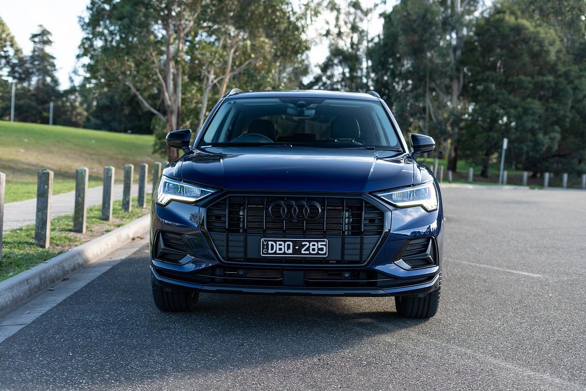 2024 Audi Q3 35 TFSI Dynamic Black F3