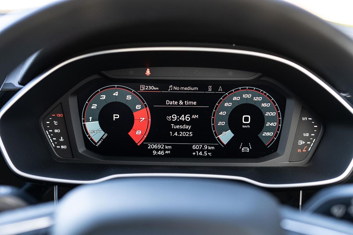 2024 Audi Q3 35 TFSI Dynamic Black F3