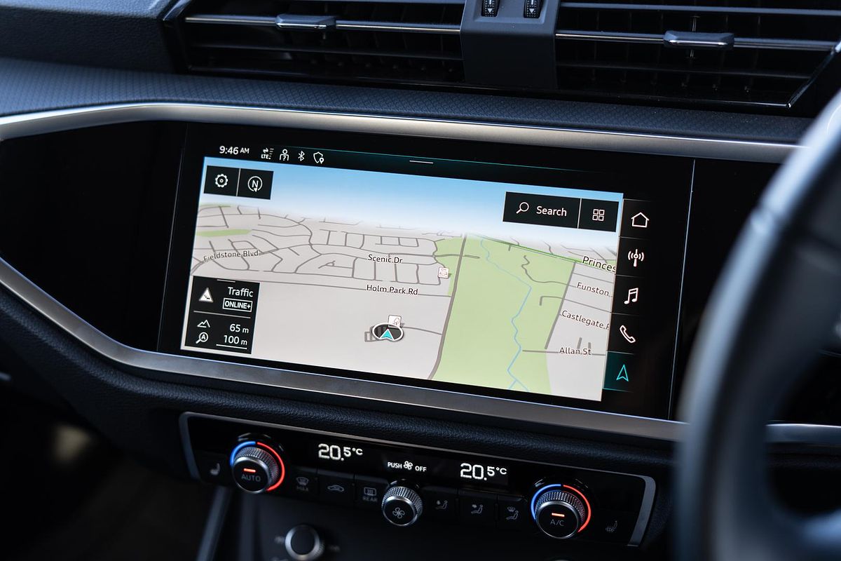 2024 Audi Q3 35 TFSI Dynamic Black F3