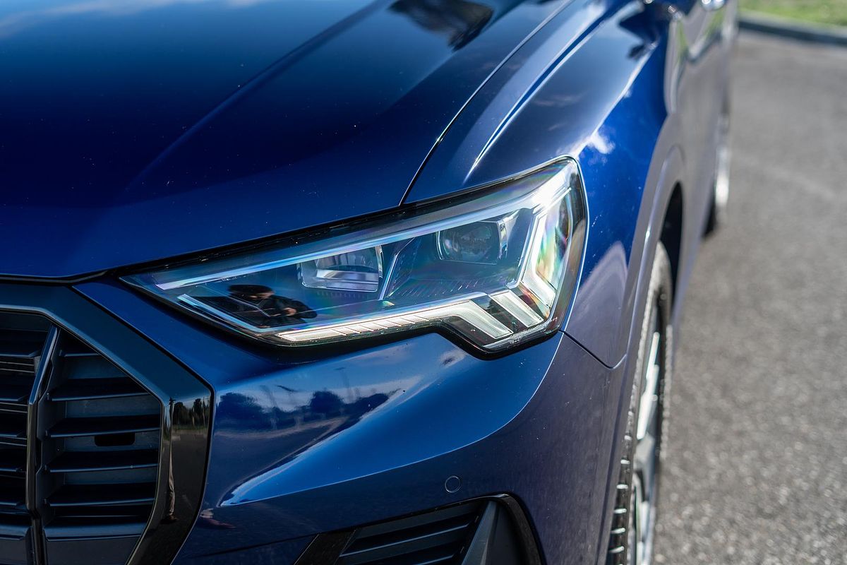 2024 Audi Q3 35 TFSI Dynamic Black F3