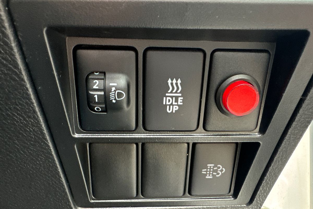 2019 Toyota Hilux SR GUN126R 4X4