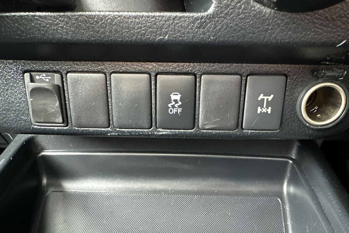 2019 Toyota Hilux SR GUN126R 4X4