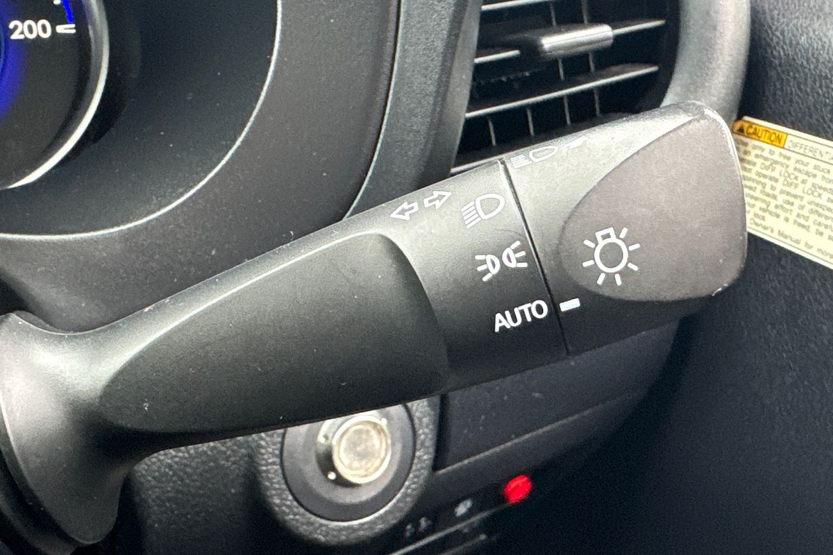 2019 Toyota Hilux SR GUN126R 4X4
