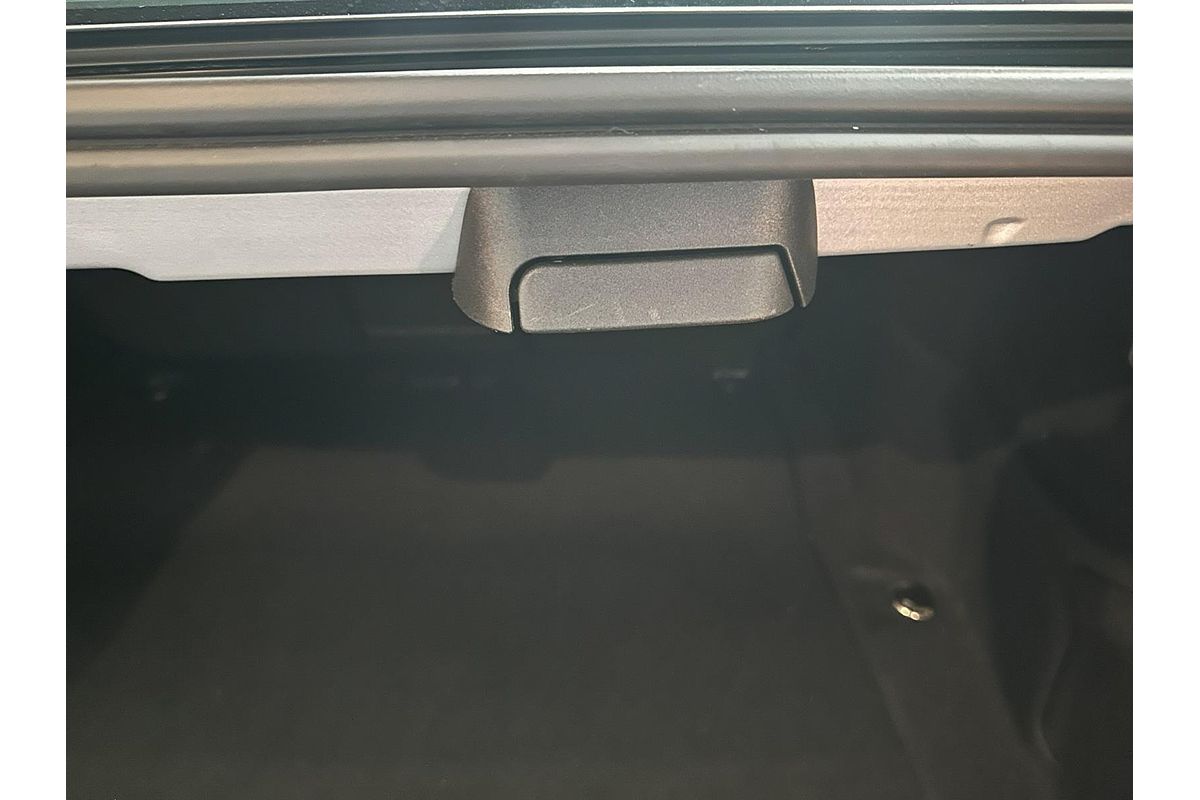 2013 Mercedes-Benz E-Class E300 BlueTEC Hybrid W212