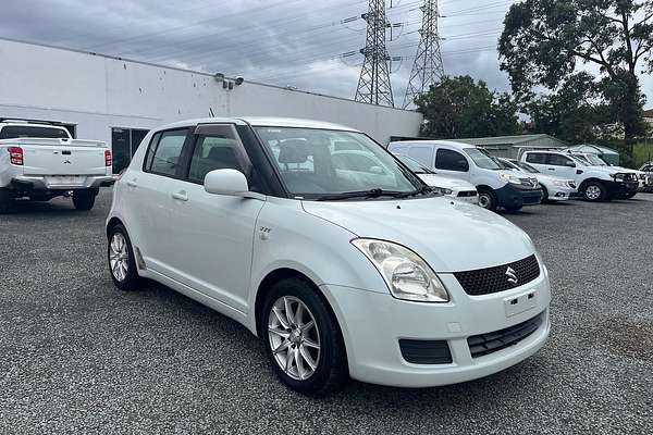 2008 Suzuki Swift GLX RS415