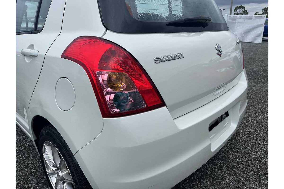 2008 Suzuki Swift GLX RS415