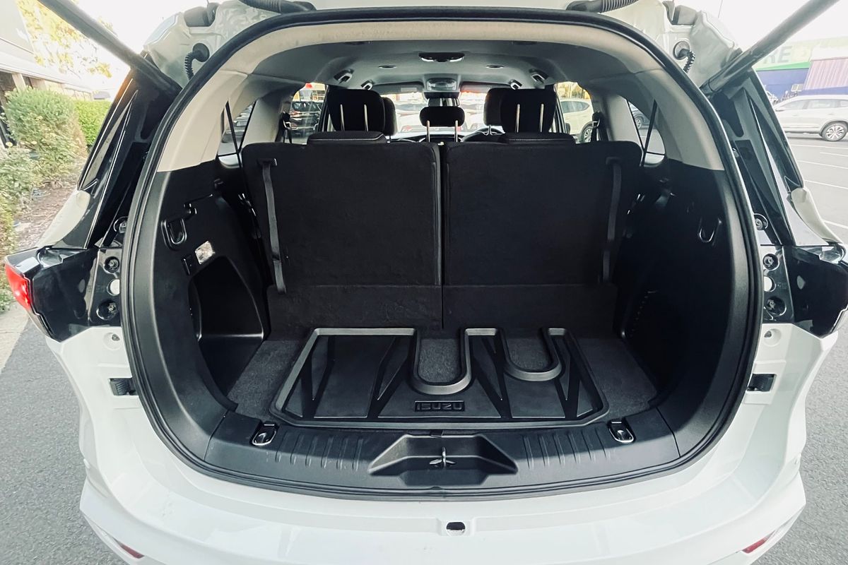 2023 Isuzu MU-X LS-U
