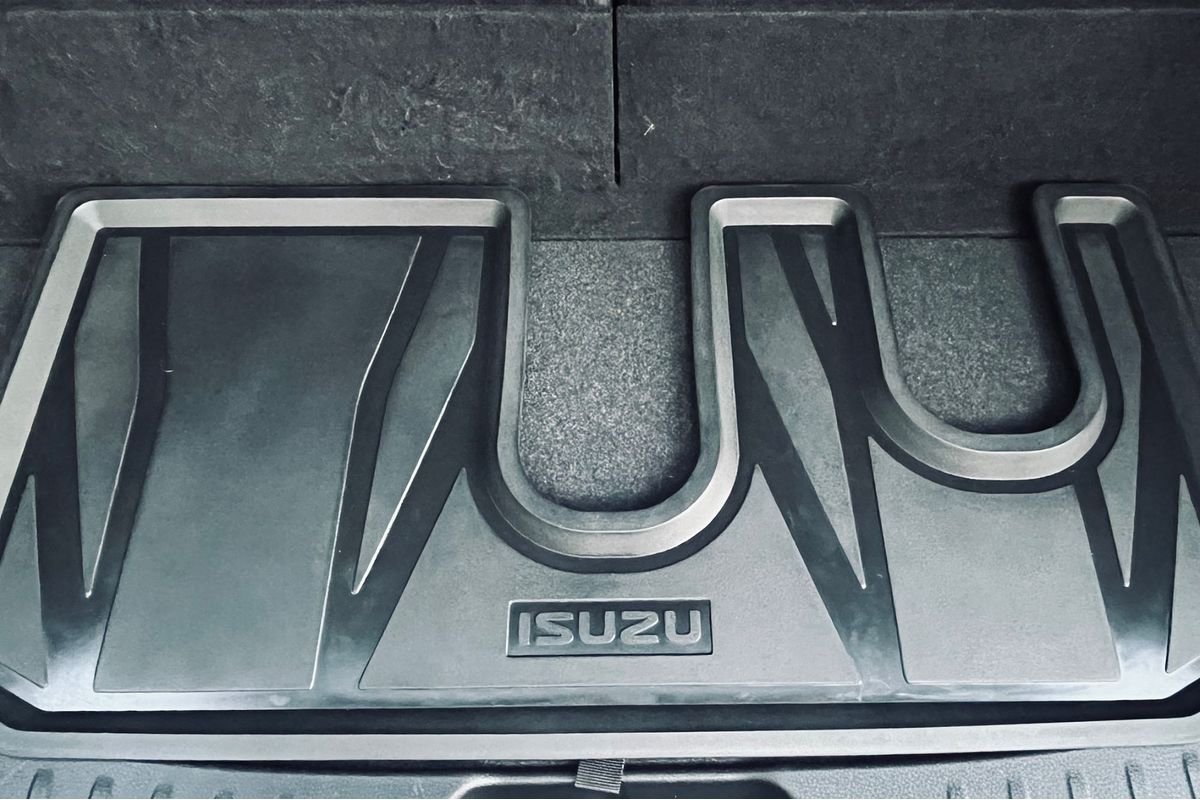 2023 Isuzu MU-X LS-U