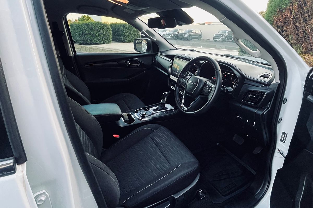 2023 Isuzu MU-X LS-U