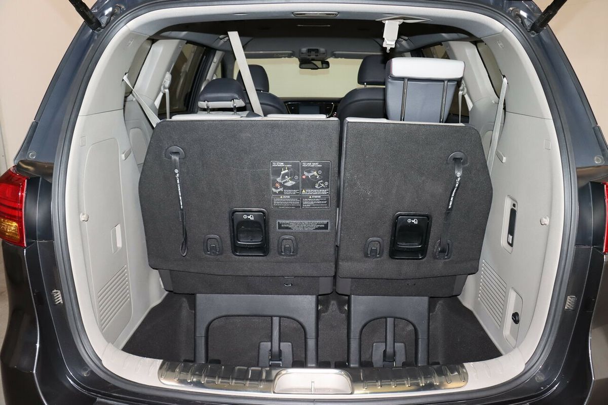 2016 Kia Carnival Platinum YP