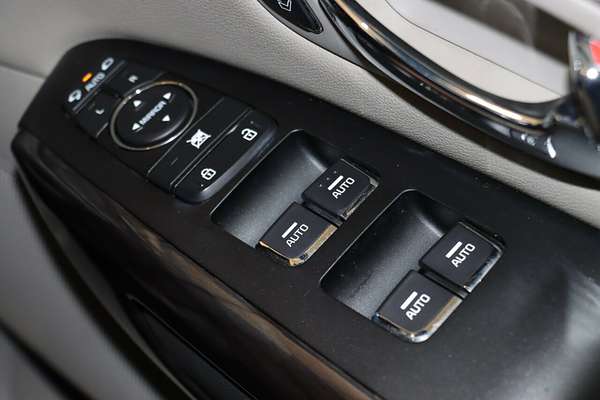 2016 Kia Carnival Platinum YP