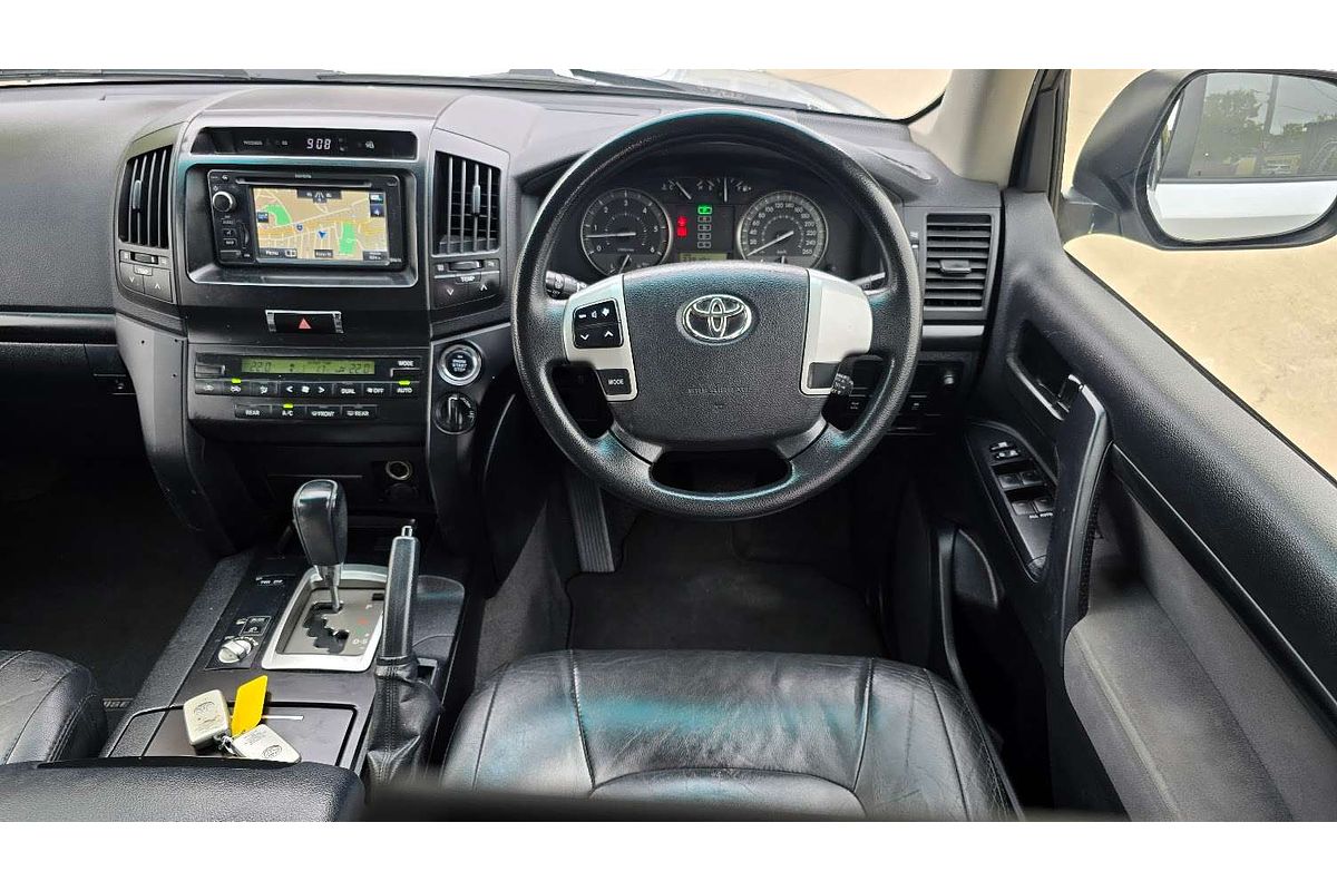 2014 Toyota Landcruiser GXL VDJ200R