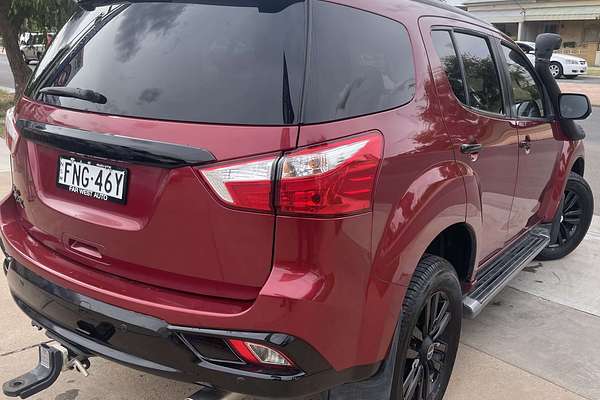 2018 Isuzu MU-X LS-T
