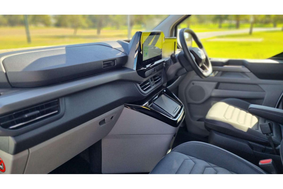2024 Ford Tourneo Titanium X AV SWB