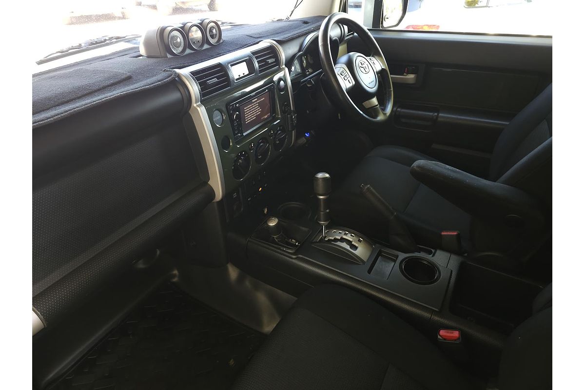 2012 Toyota FJ Cruiser GSJ15R