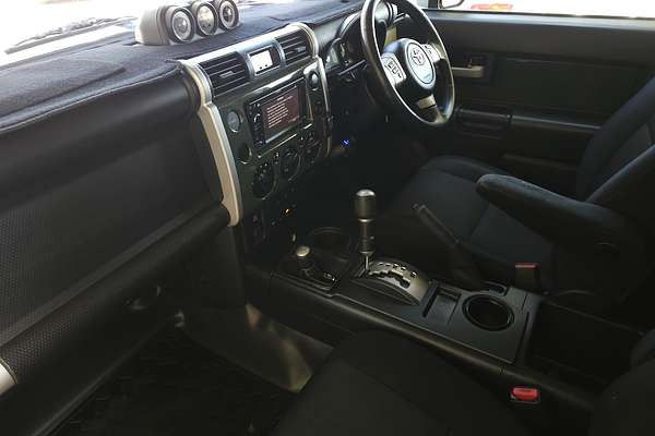 2012 Toyota FJ Cruiser GSJ15R
