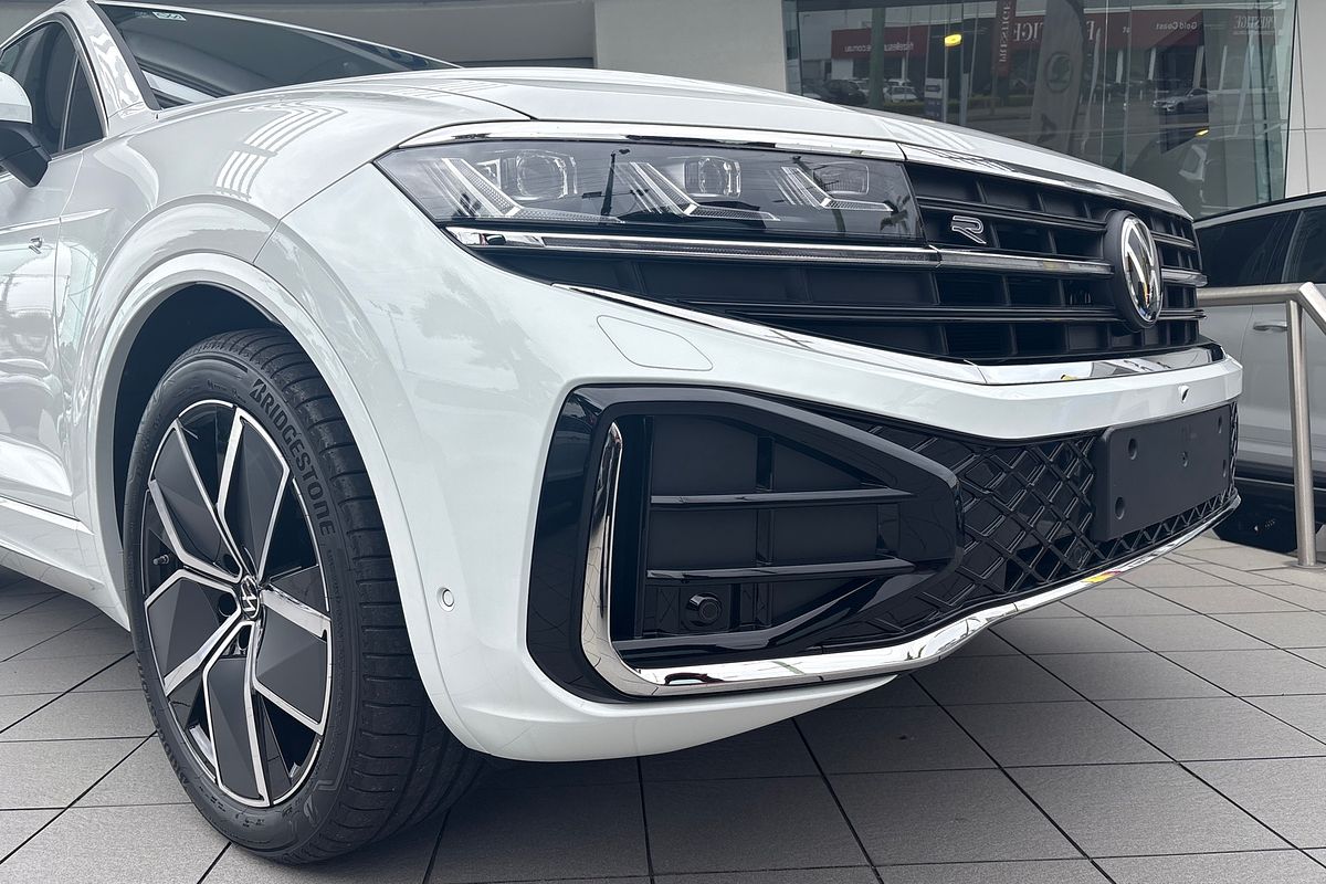 2024 Volkswagen Touareg 210TDI R-Line RC