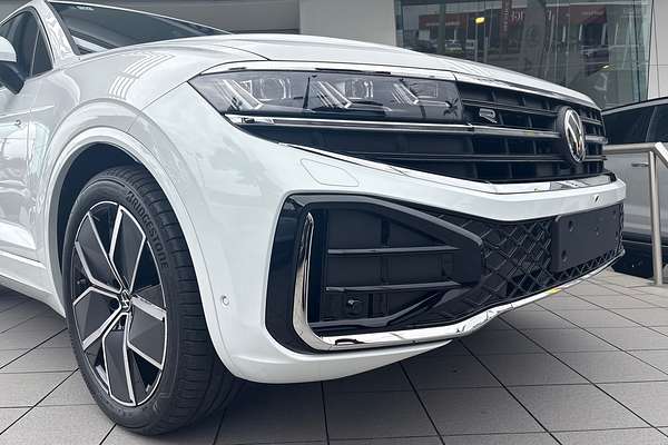 2024 Volkswagen Touareg 210TDI R-Line RC
