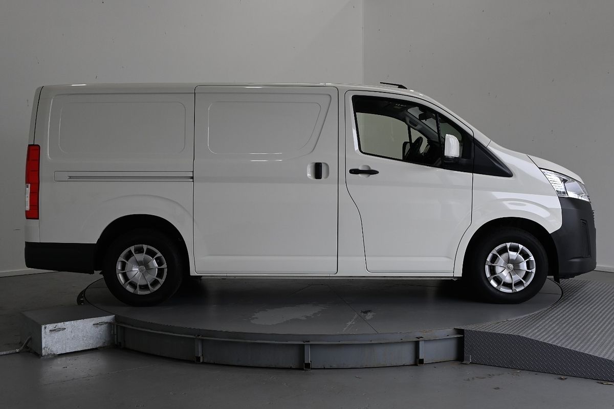 2024 Toyota Hiace GDH300R LWB