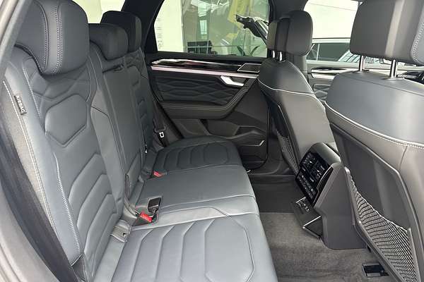 2024 Volkswagen Touareg 210TDI R-Line RC