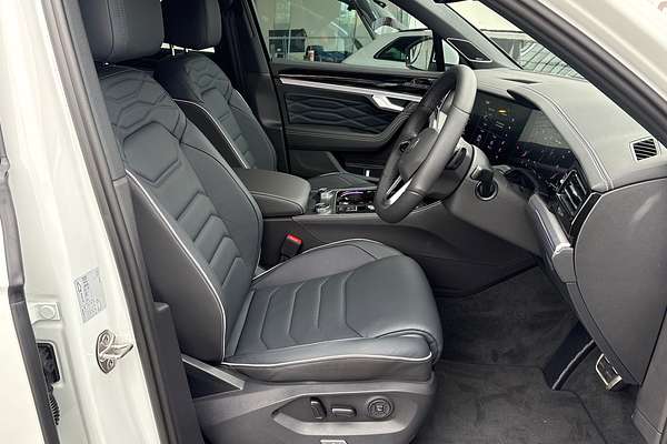 2024 Volkswagen Touareg 210TDI R-Line RC