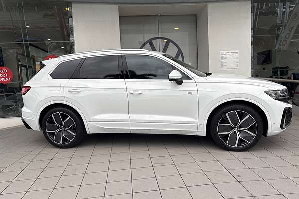 2024 Volkswagen Touareg 210TDI R-Line RC