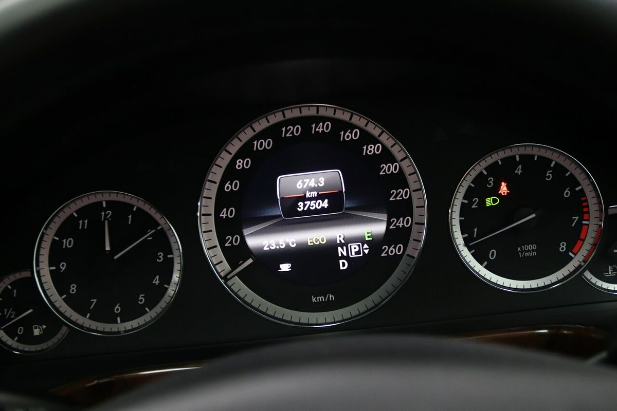 2013 Mercedes-Benz E-Class E200 BlueEFFICIENCY Elegance W212
