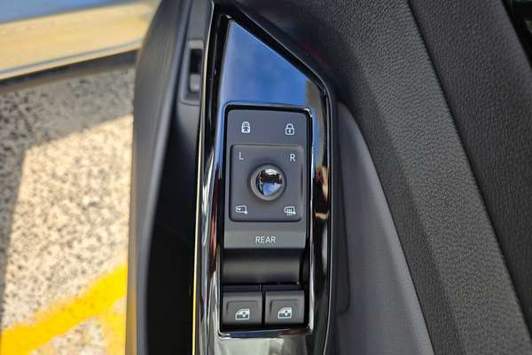 2025 Volkswagen ID. 4 Pro E2