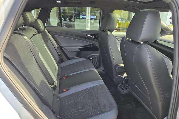 2025 Volkswagen ID. 4 Pro E2