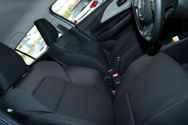 2025 Suzuki Swift Hybrid UZ