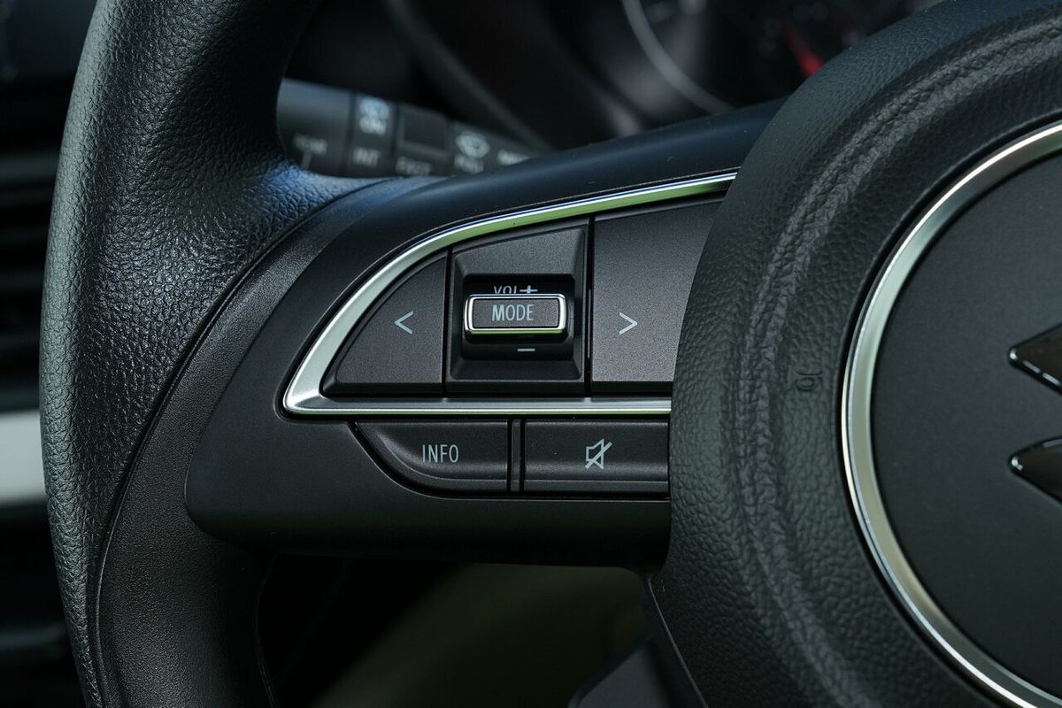2025 Suzuki Swift Hybrid UZ