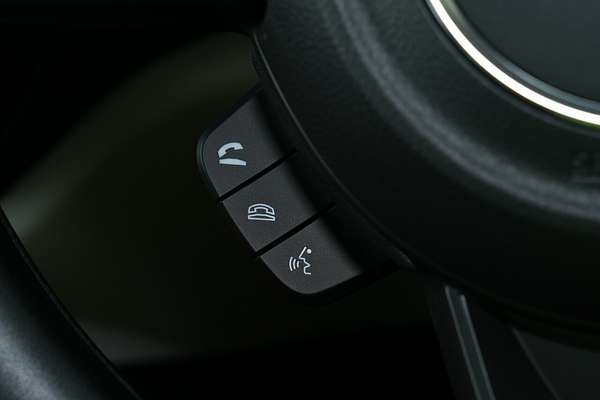 2025 Suzuki Swift Hybrid UZ