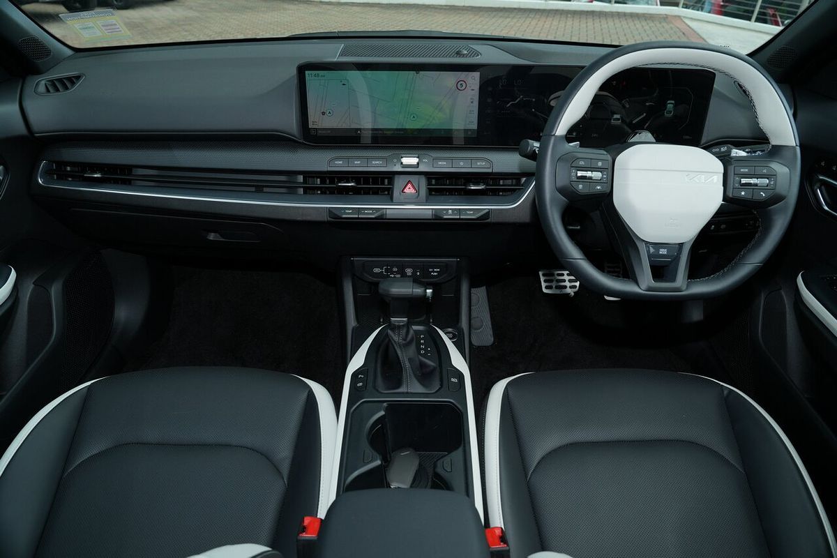 2025 Kia K4 GT-Line CL4m