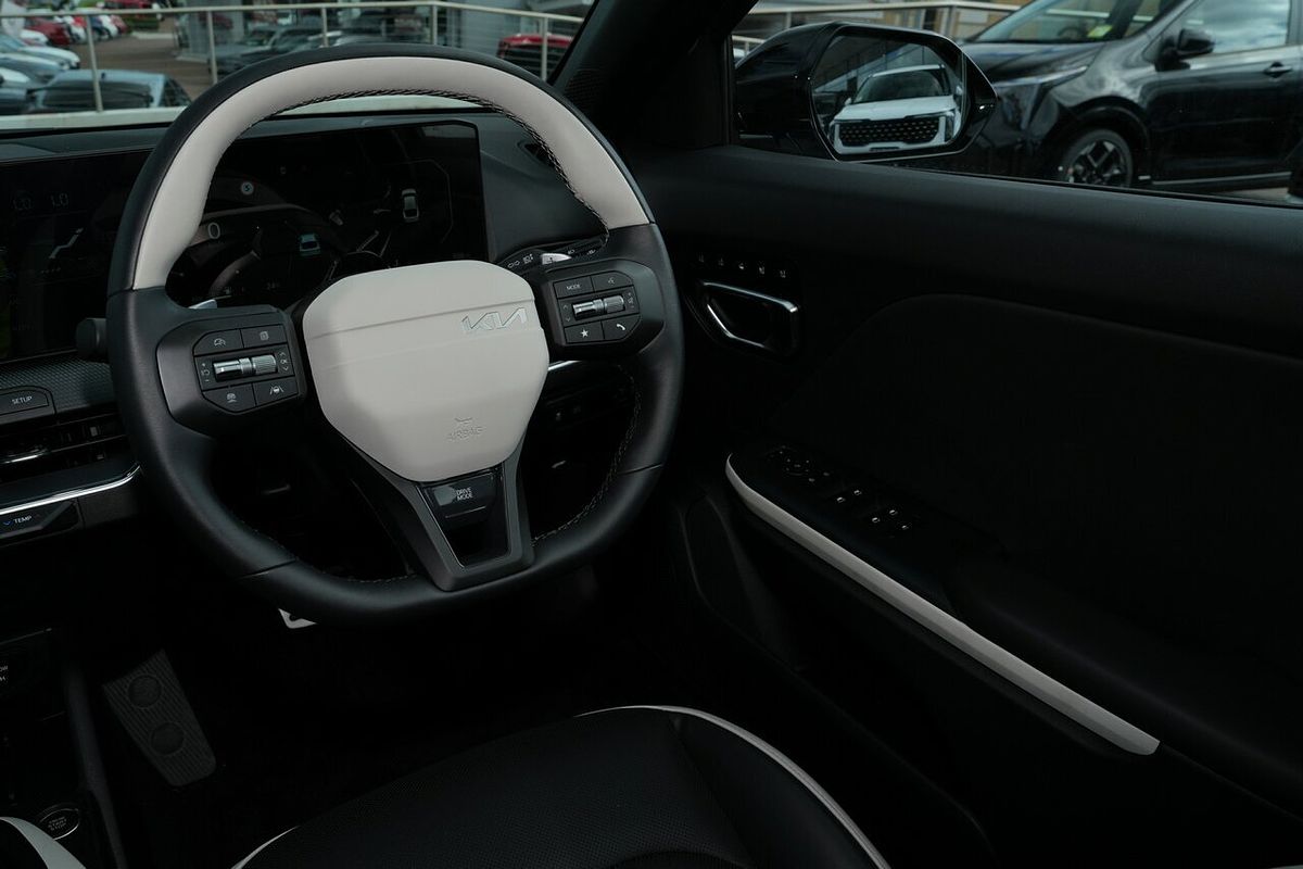 2025 Kia K4 GT-Line CL4m