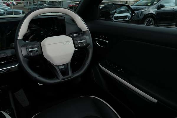 2025 Kia K4 GT-Line CL4m