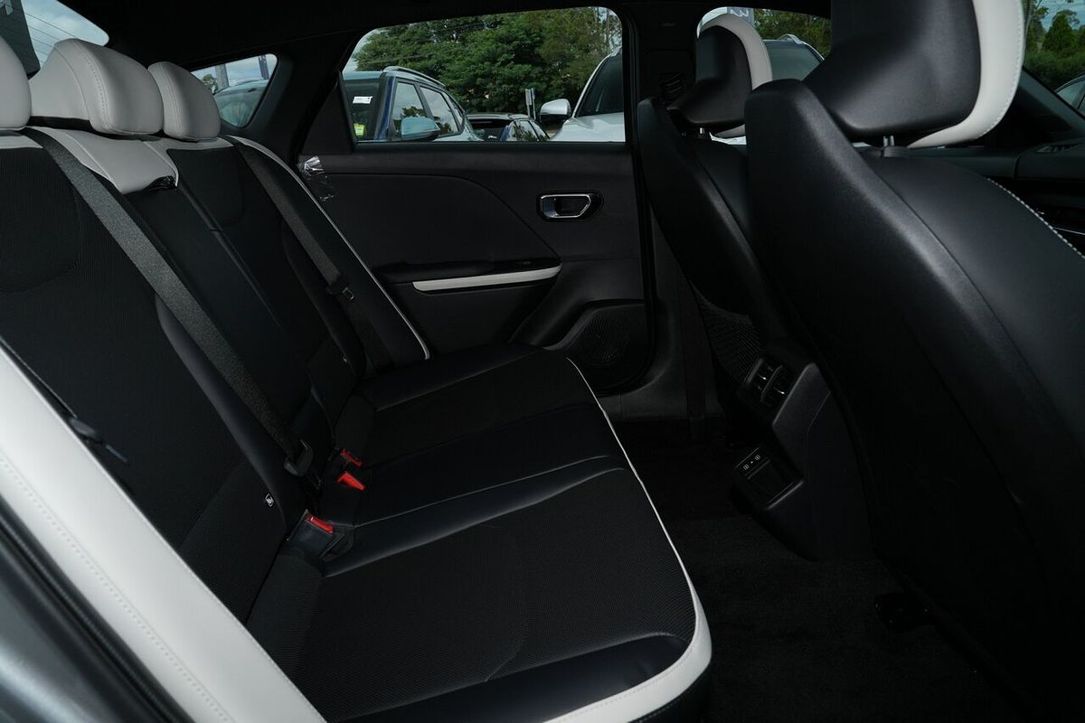 2025 Kia K4 GT-Line CL4m