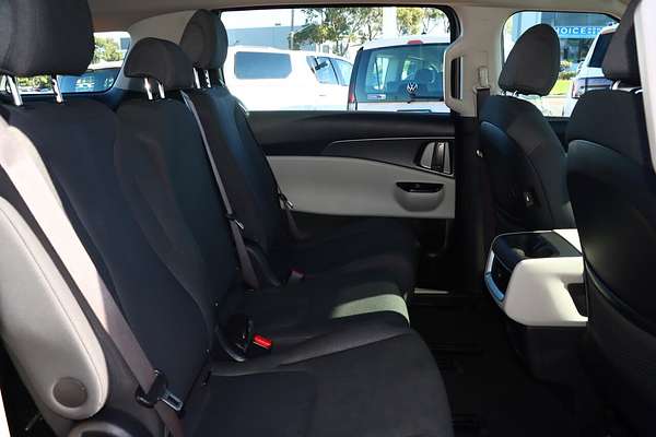 2023 Kia Carnival S KA4